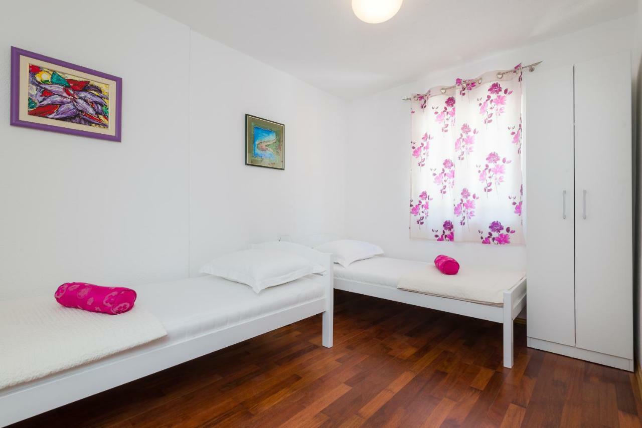 Apartments Nada Bol Eksteriør bilde