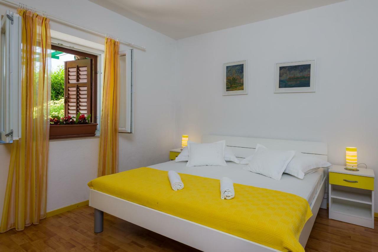 Apartments Nada Bol Eksteriør bilde