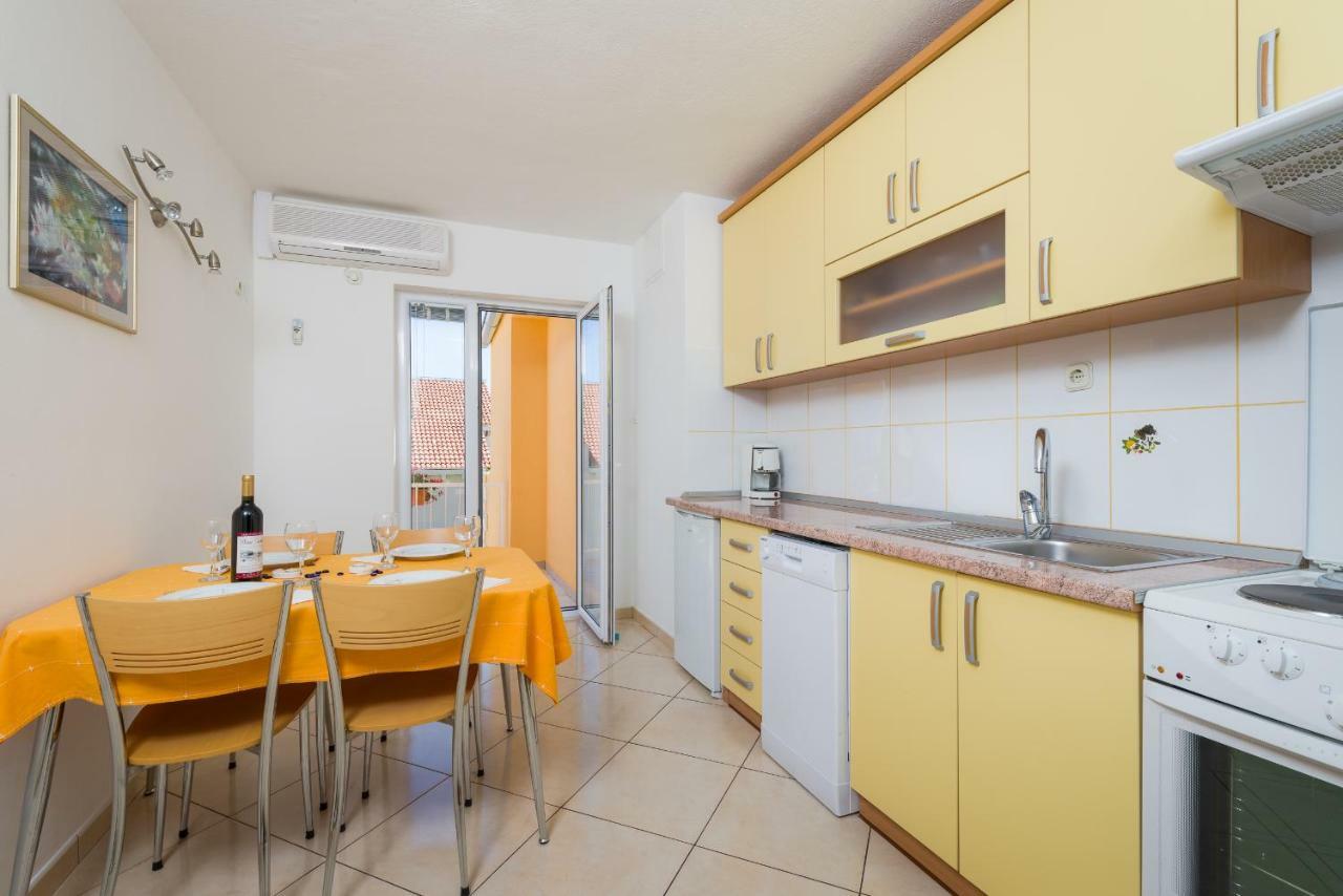 Apartments Nada Bol Eksteriør bilde