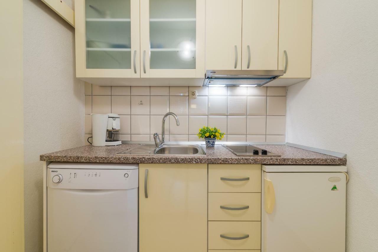 Apartments Nada Bol Eksteriør bilde